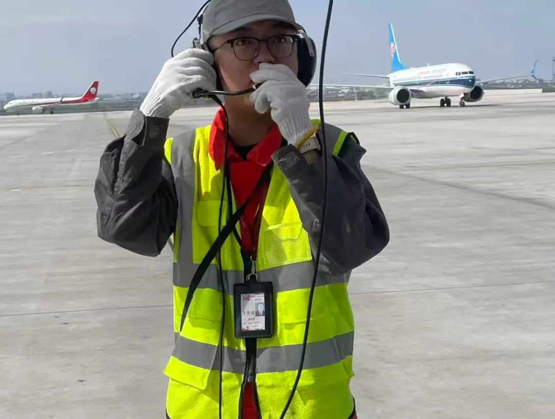 榜樣力量|新海航旗下海航技術(shù)新疆維修基地侯新宇： 拾金不昧顯擔(dān)當(dāng)，誠(chéng)信美德傳清風(fēng)?